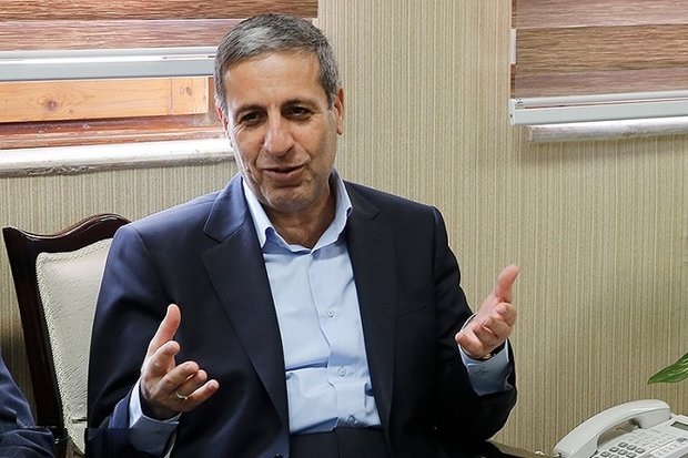 پیگیر تبدیل بهارستان به شهر هستیم