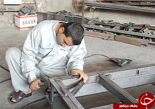رقابت جوان کارآفرین لرستانی با کالای چینی / ساخت درب های ضد سرقت با مقاومت بالا + تصاویر