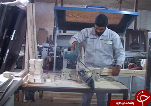رقابت جوان کارآفرین لرستانی با کالای چینی / ساخت درب های ضد سرقت با مقاومت بالا + تصاویر