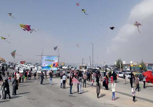 برگزاری جشنواره پرواز بادبادک&zwnj;ها در بروجرد + تصاویر