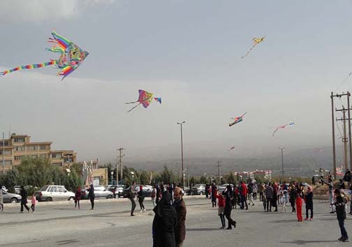 برگزاری جشنواره پرواز بادبادک&zwnj;ها در بروجرد + تصاویر