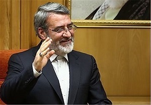 وزیر کشور وارد یزد شد