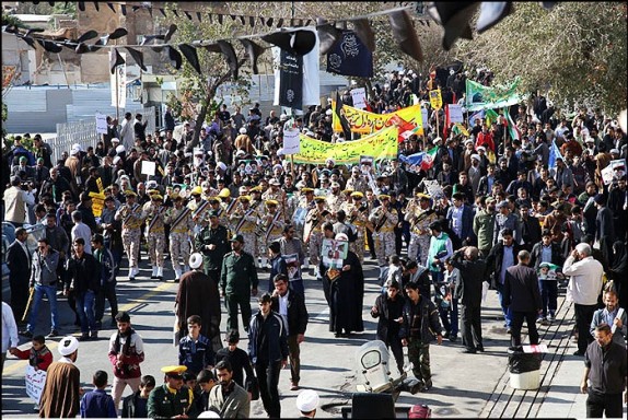طنین &laquo;مرگ بر آمریکا&raquo; در آسمان سیستان وبلوچستان + تصاویر