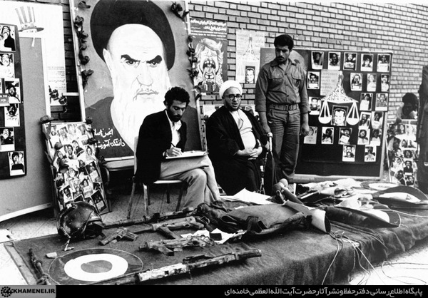 تصاویری ناب از اولین ساعات تسخیر لانه جاسوسی در سال 58