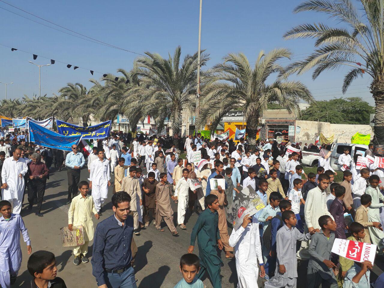 طنین &laquo;مرگ بر آمریکا&raquo; در آسمان سیستان وبلوچستان + تصاویر