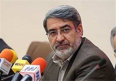 ۱۳ آبان روز پایداری ملت در برابر آمریکای شیطان صفت است