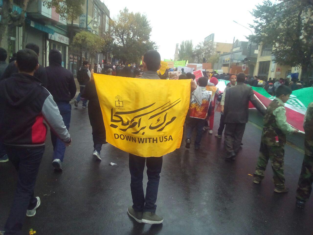 آغاز راهپیمایی 13 آبان با حضور پر شور جوانان و نوجوانان زنجانی