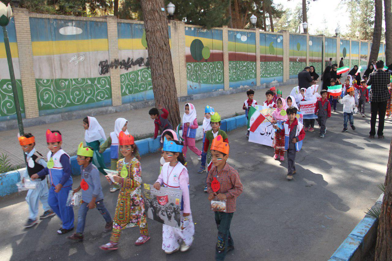 طنین &laquo;مرگ بر آمریکا&raquo; در آسمان سیستان وبلوچستان + تصاویر