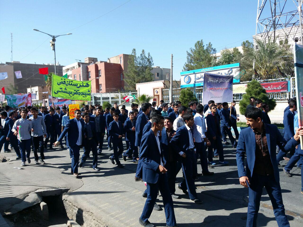 طنین &laquo;مرگ بر آمریکا&raquo; در آسمان سیستان وبلوچستان + تصاویر