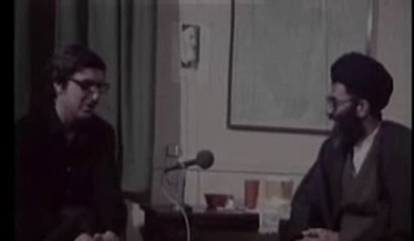 نحوه برخورد رهبر معظم انقلاب با جاسوسان آمریکایی که در لانه جاسوسی بازداشت شده بودند