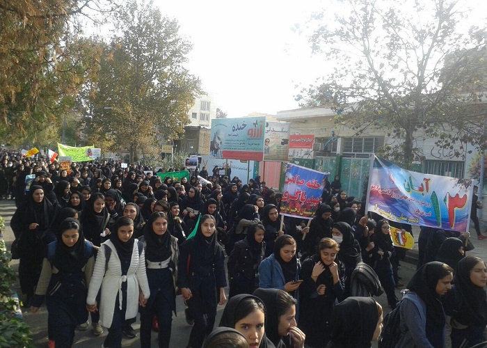 راهپیمایی یوم الله 13 آبان در شهرستان پارس آباد