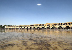 باز شدن آب زاینده رود اواخر آبان ماه مشخص می شود