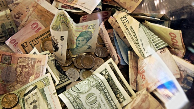 پوشش ریسک نوسانات نرخ ارز در بورس