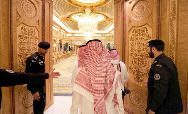 تبدیل هتل&zwnj;های ریاض به بازداشتگاه و مراکز بازجویی از شاهزادگان و وزیران سعودی