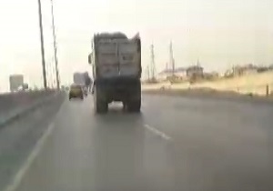 سرعت بالای 120 کیلومتر راننده کامیون! + فیلم