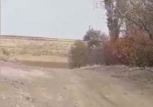 چشم‌انتظاری اهالی روستای «خشگناب» برای آسفالت جاده + فیلم