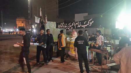 اسکان ۱۵۰۰ زائر کربلا در موکب خدام الحسین گناوه