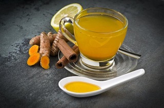۹ دلیل برای اینکه چای زردچوبه بنوشیم