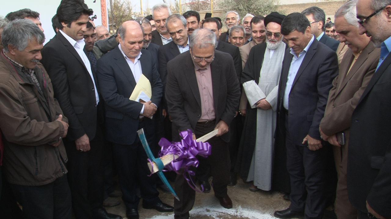 کلنگ زنی درمانگاه تامین اجتماعی شهرستان بستان آباد