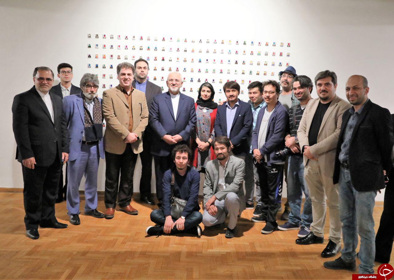 بازدید &laquo;ظریف&raquo; از آثار هنرمندان افغانستانی در نمایشگاه نیمروز + تصاویر
