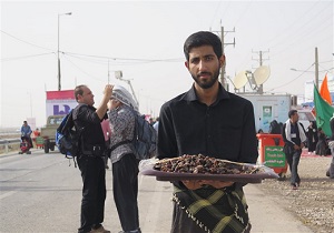 توزیع 100هزارقرص نان بین مواکب