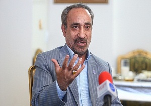 باید توجه به مطالعه و کتابخوانی تقویت شود