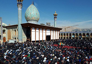 اقامه نماز ظهر اربعین حسینی در حرم مطهر احمد بن موسی (ع)
