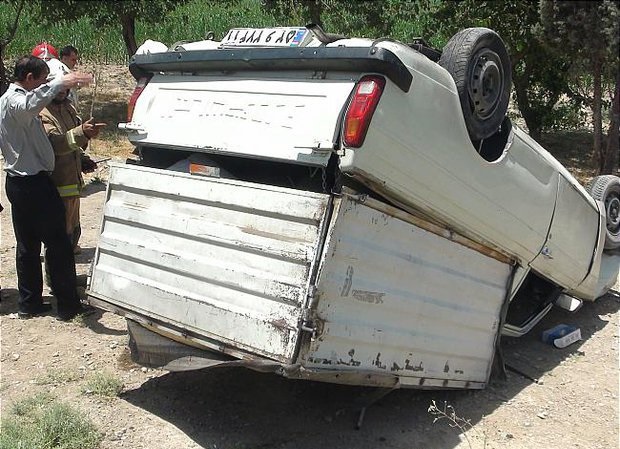 مصدومیت 14 نفر در واژگونی خودرو در اندیمشک
