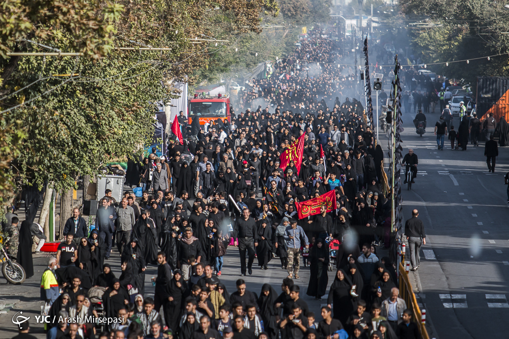 بانگ لبیک یا حسین (ع) در تهران طنین&zwnj;انداز شد/ حرم عبدالعظیم حسنی (ع)؛ میعادگاه جاماندگان اربعین حسینی + تصاویر