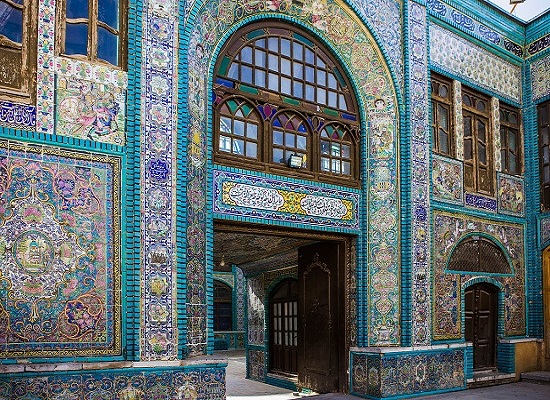 تکیه مینیاتوری کرمانشاه نم کشید/ کاشیکاری های بی نظیر معاون الملک در معرض تخریب است
