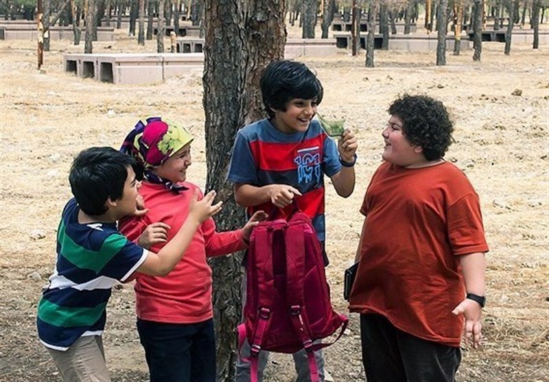 جدول آمار فروش فیلم&zwnj;های در حال اکران/ &laquo;قهرمانان کوچک&raquo; به مرز ۲ میلیارد رسید