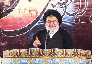 اربعین حسینی مانور بزرگی در مقابل مستکبرین و زورگویان جهان است