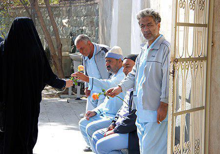 چشم انتظاری آبی پوش های مهربان