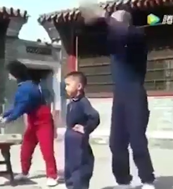 پسر بچه آهنین+ فیلم