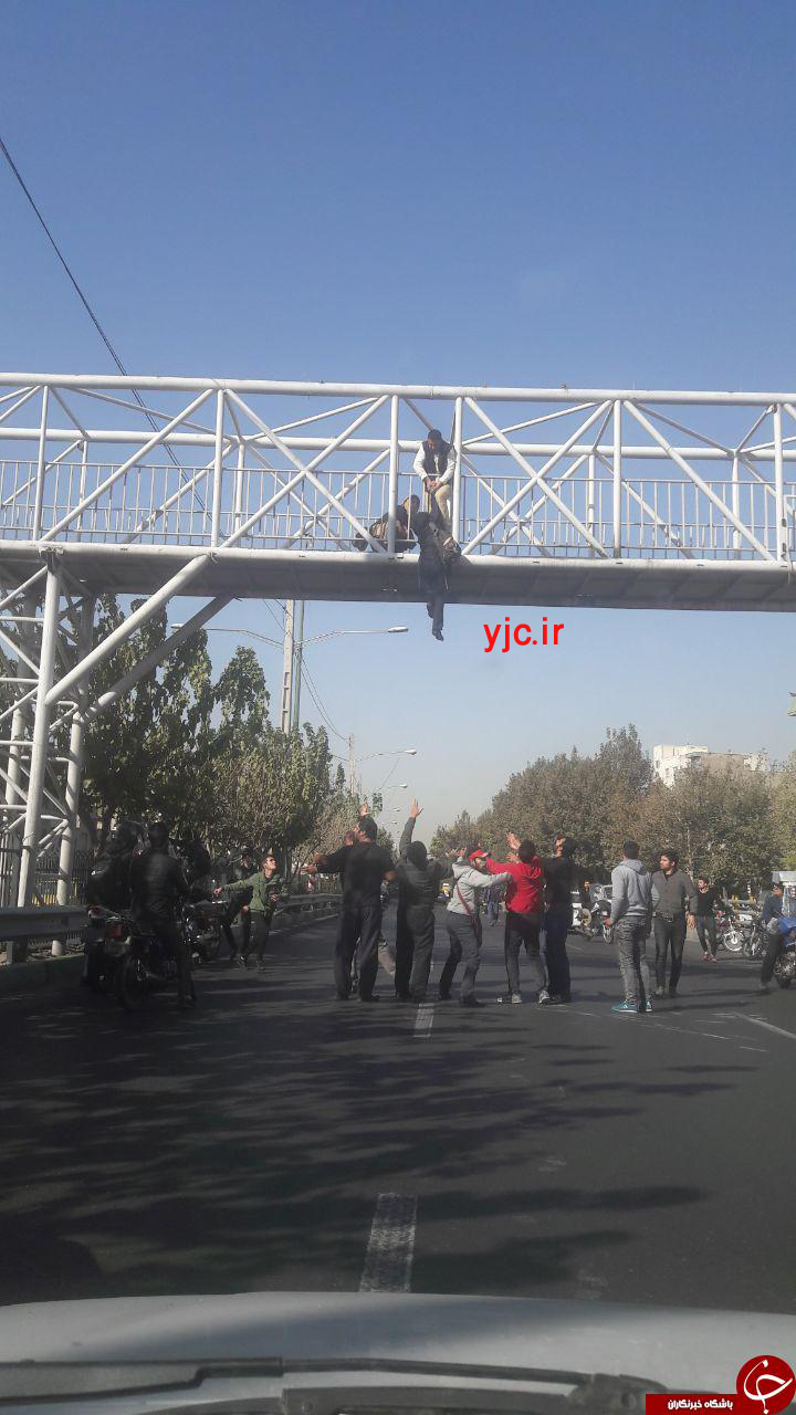 لحظه نجات دختر جوان از خودکشی در تهران/واژگونی مرگبار سمند در خسروشیرین/مکانی برای پاتوق معتادان + فیلم و تصاویر