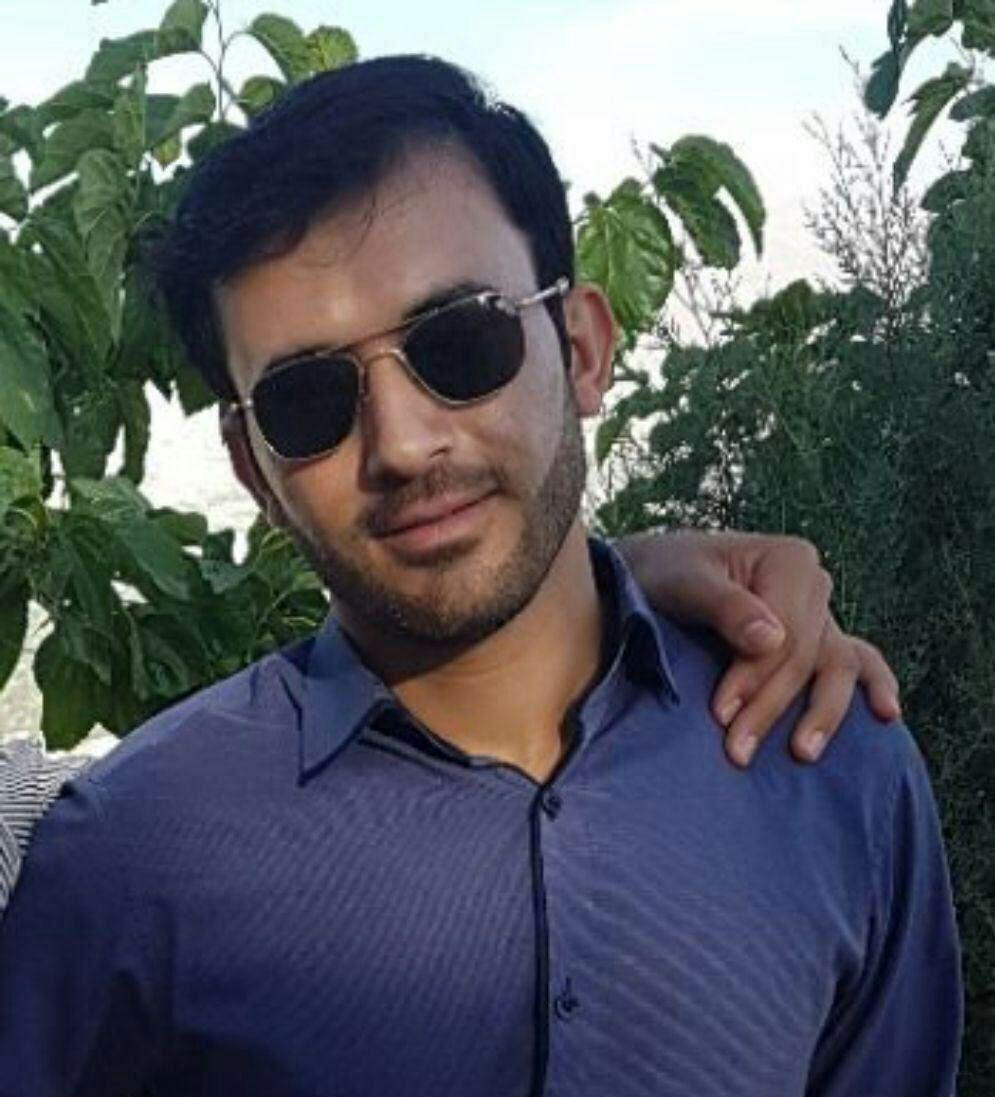 سقوط هواپیمای نظامی در سروستان/ خلبان جان باخت+ تصاویر