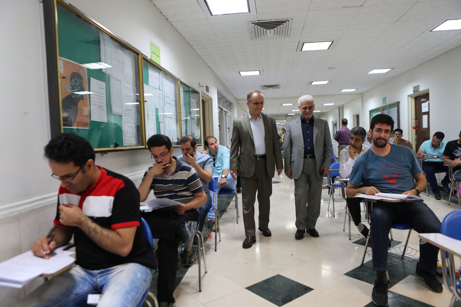 بیکاری دانش آموختگان دانشگاهی
