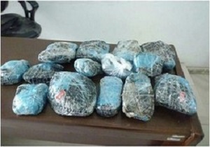 دو قاچقچی مواد مخدر در دام پلیس