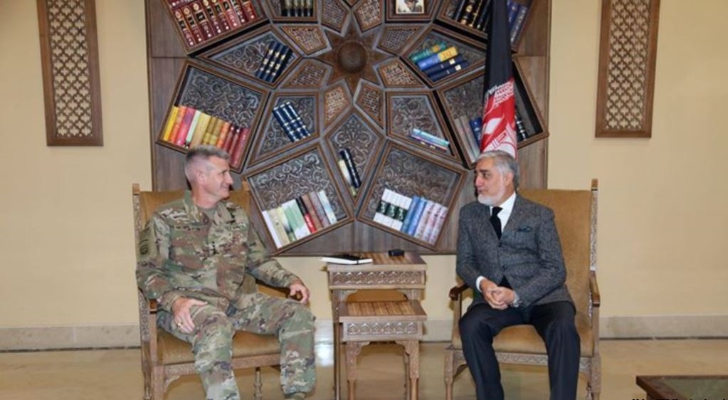 گفتگوی &laquo;عبدالله&raquo; و &laquo;نیکلسن&raquo; درباره اوضاع امنیتی افغانستان