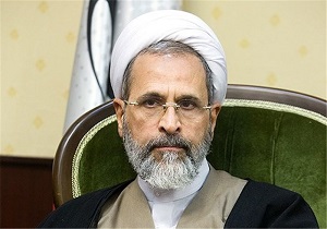 بازدید آیت الله اعرافی از مناطق زلزله‌زده غرب کشور