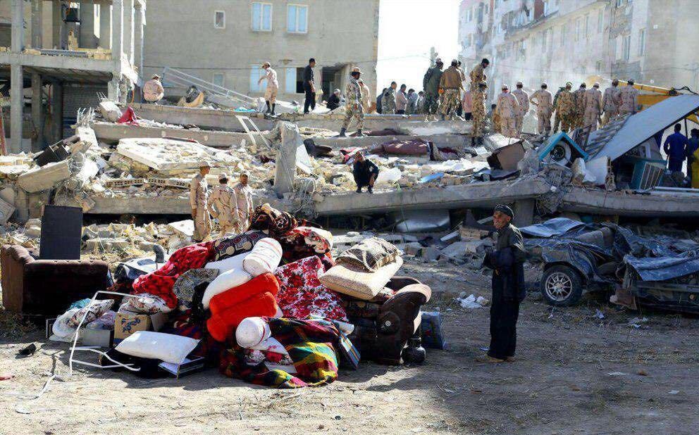 استاندار سیستان و بلوچستان با حادثه دیدگان زمین لرزه اخیر ابراز همدردی کرد