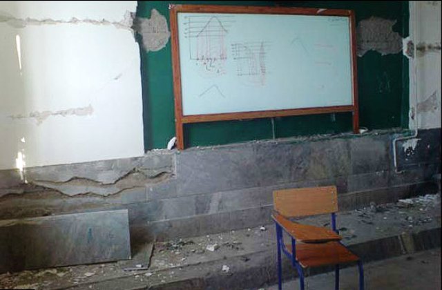 هفت مدرسه ایلام در پی وقوع زلزله آسیب دیدند