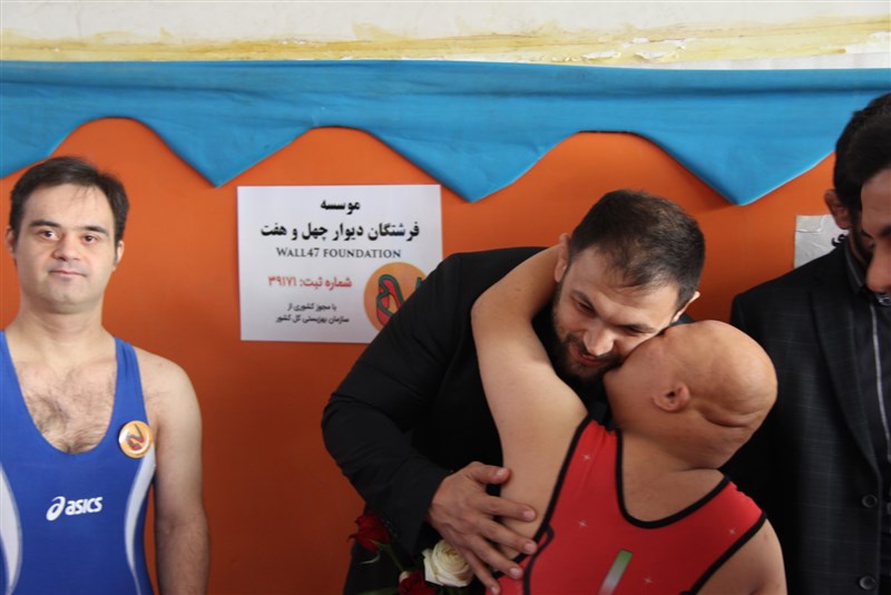 حضور مدال آوران المپیک در جمع کشتی گیران سندروم داون+عکس