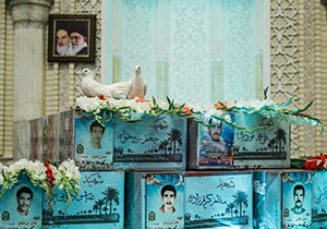مراسم وداع با شهدای دفاع مقدس در حرم مطهر شاهچراغ(ع) + تصاویر