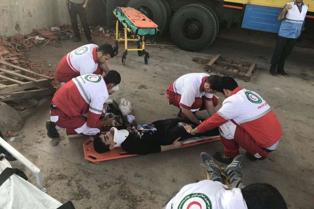 ارسال کمک های هلال احمر ایلام به مناطق زلزله زده کرمانشاه