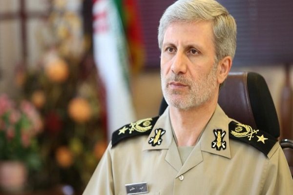 وزیر دفاع به زنجان سفر می‌کند