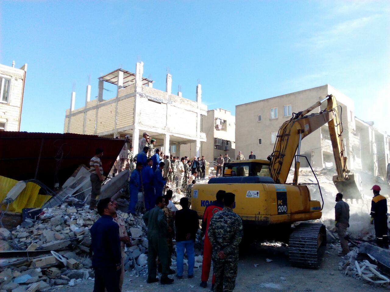 تداوم و استمرار امدادرسانی وزارت دفاع در مناطق زلزله&zwnj;زده کرمانشاه +تصاویر