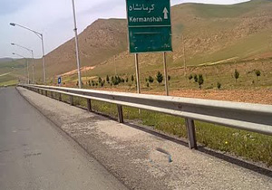 مردم از تردد غیرضروری در جاده های کرمانشاه خودداری کنند