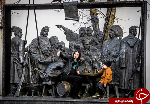 تصاویر روز: از نمایش سه نسل از سوپر مدل&zwnj;های فراری تا لحظه بیرون پریدن یک چترباز از هواپیما