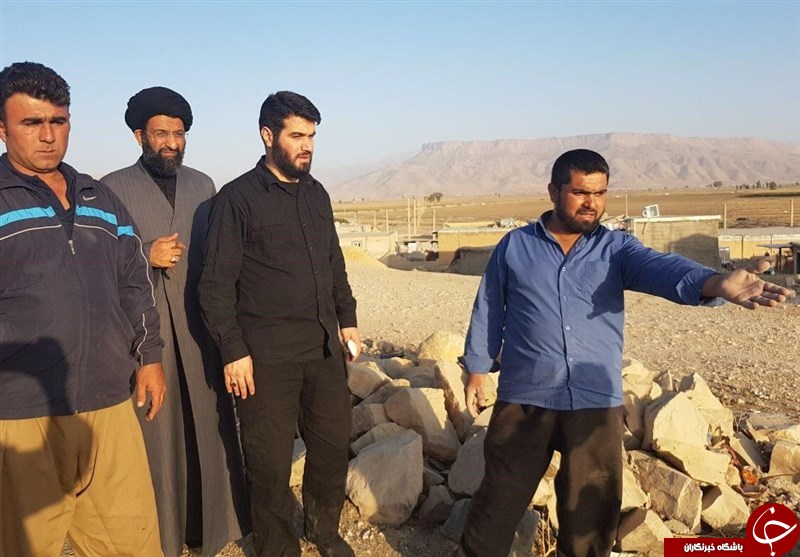 میثم مطیعی به مناطق زلزله زده کرمانشاه رفت + تصاویر میثم مطیعی به مناطق زلزله زده کرمانشاه رفت + تصاویر
